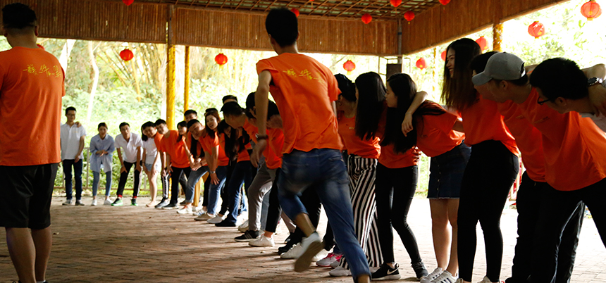 秀美人間四月天、享美食、賞美景、拼業績、我們是歡樂思億歐人